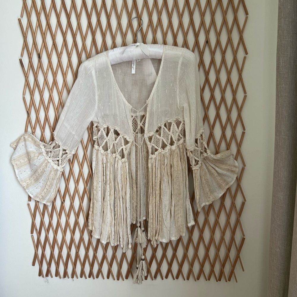 Buby.s boutique top, dress up or down, new size small